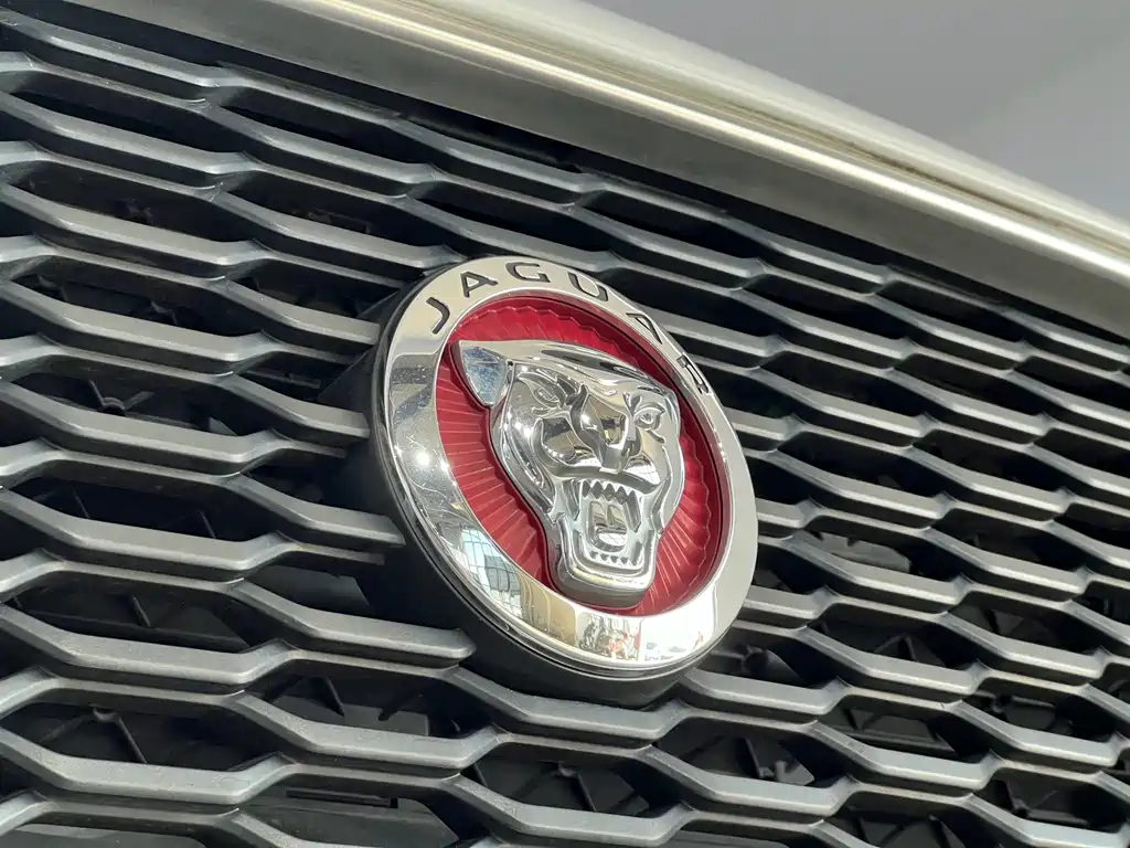Jaguar XEL — миниатюра 5