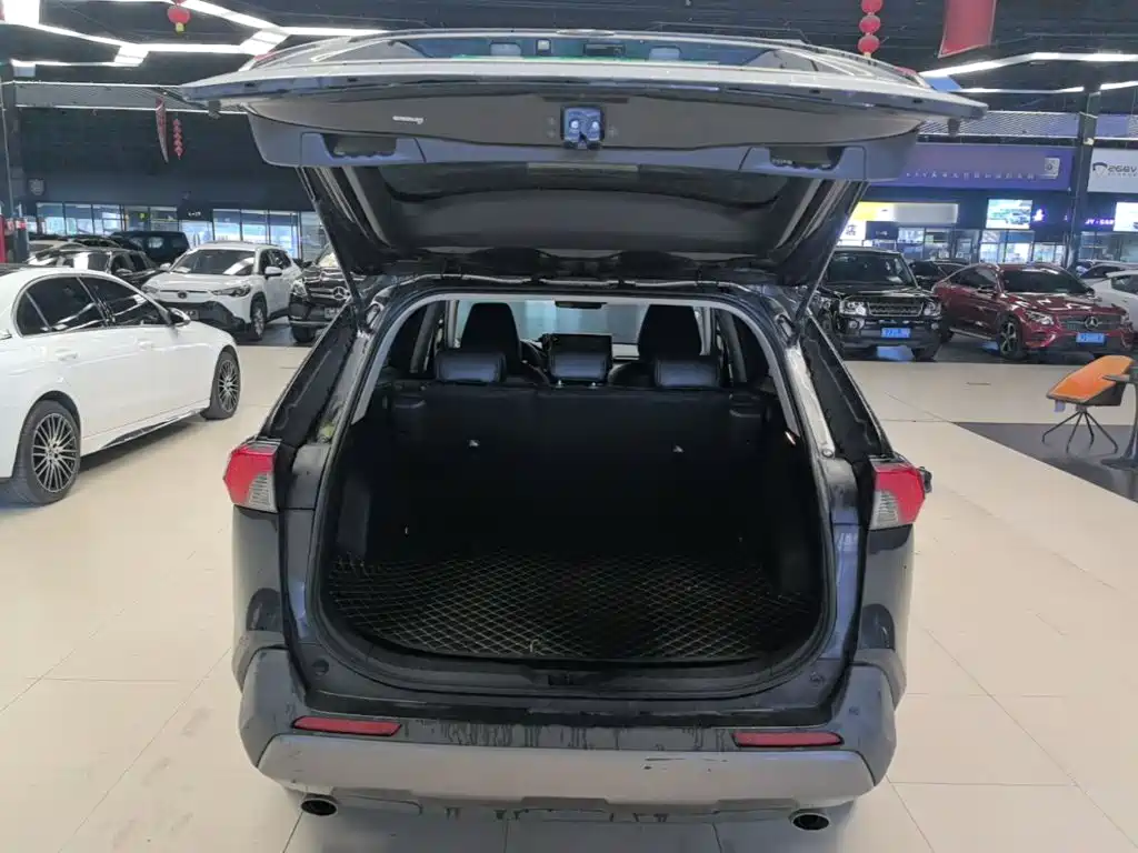 Toyota RAV4 — миниатюра 19