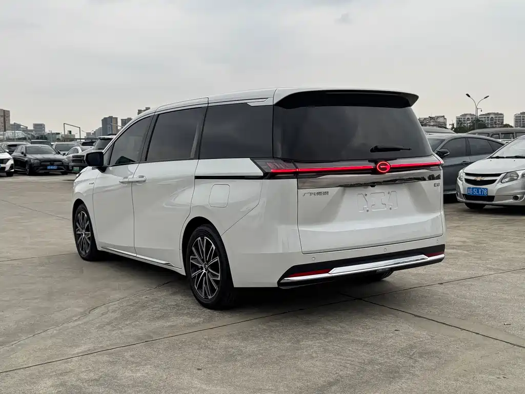 GAC Motor Trumpchi E8 PHEV — миниатюра 7