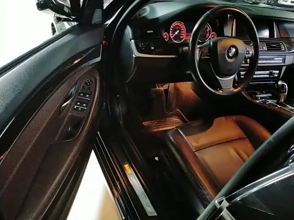 BMW 5 Series — миниатюра 16