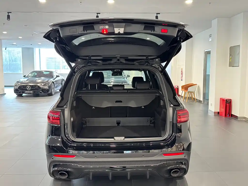 Mercedes-Benz GLB AMG — миниатюра 6