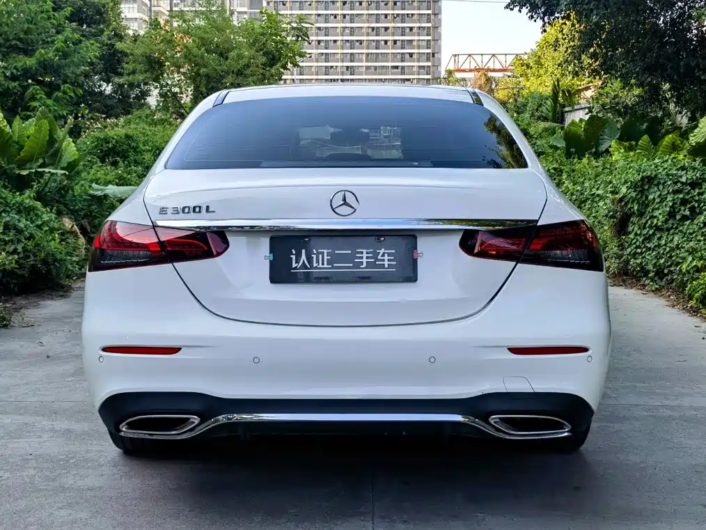 Mercedes-Benz E-Class — миниатюра 6