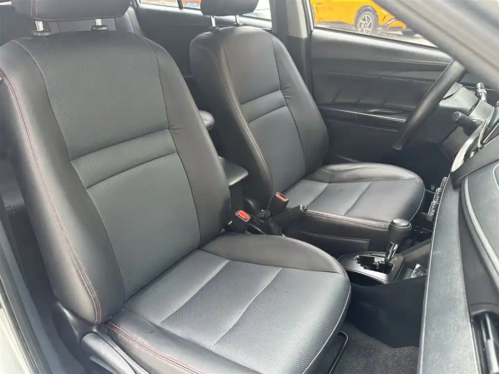 TOYOTA YARIS L ZHIXUAN