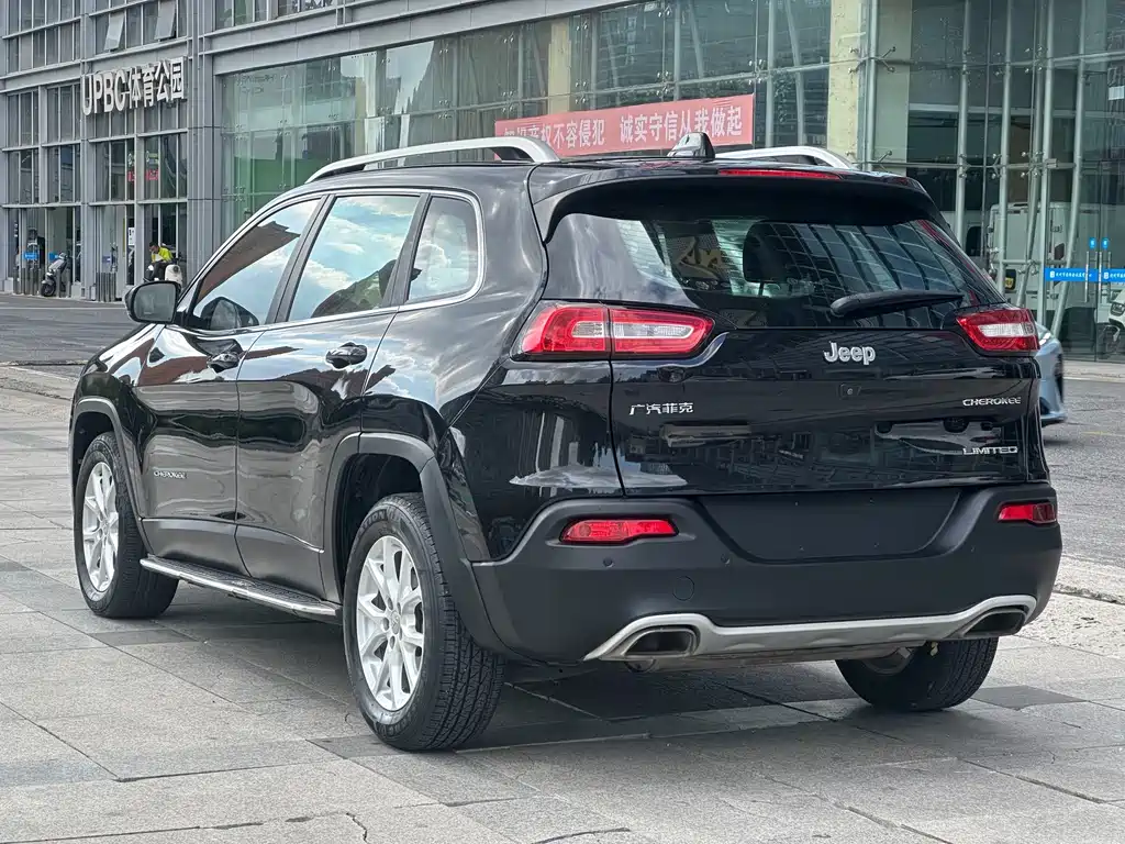 Jeep Cherokee — миниатюра 7