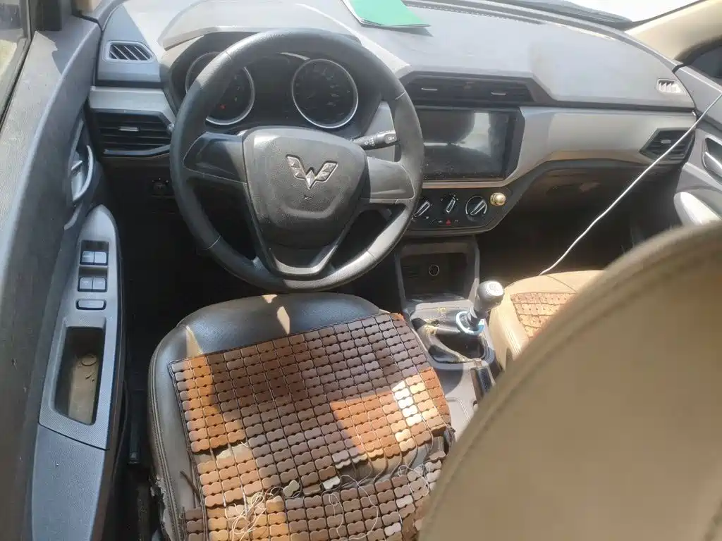 Wuling Hongguang — миниатюра 5