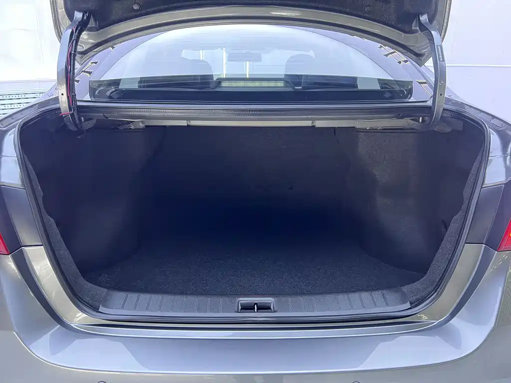Nissan Sylphy — миниатюра 16