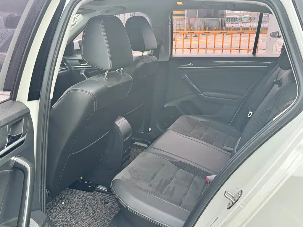 Volkswagen C-Trek 2018 1.5L AT Luxury