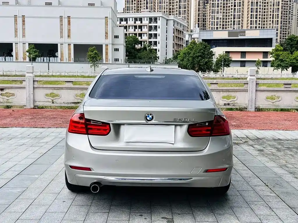 BMW 3 Series — миниатюра 8
