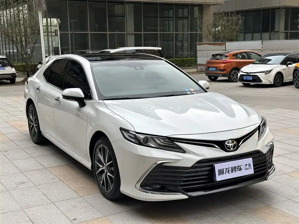 TOYOTA CAMRY