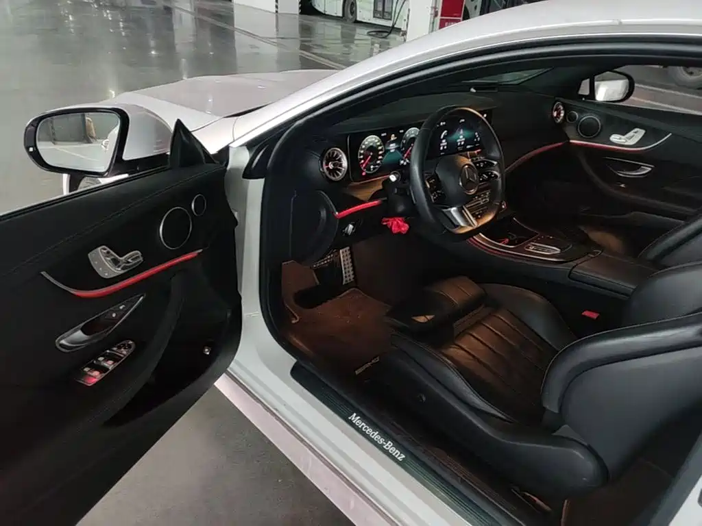 Mercedes-Benz E-Class (Import) — миниатюра 18