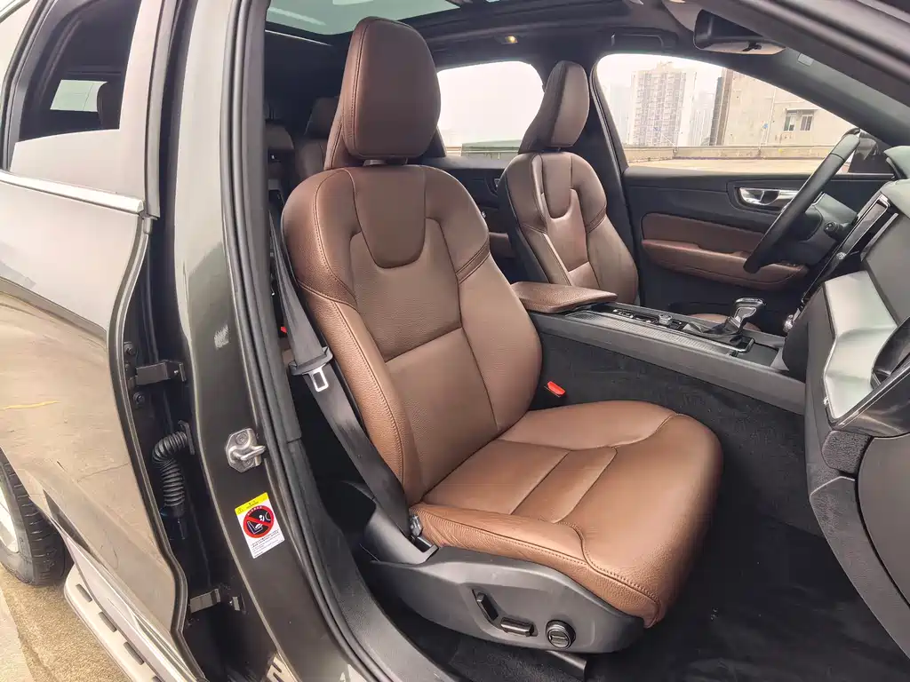 Volvo XC60 — миниатюра 11