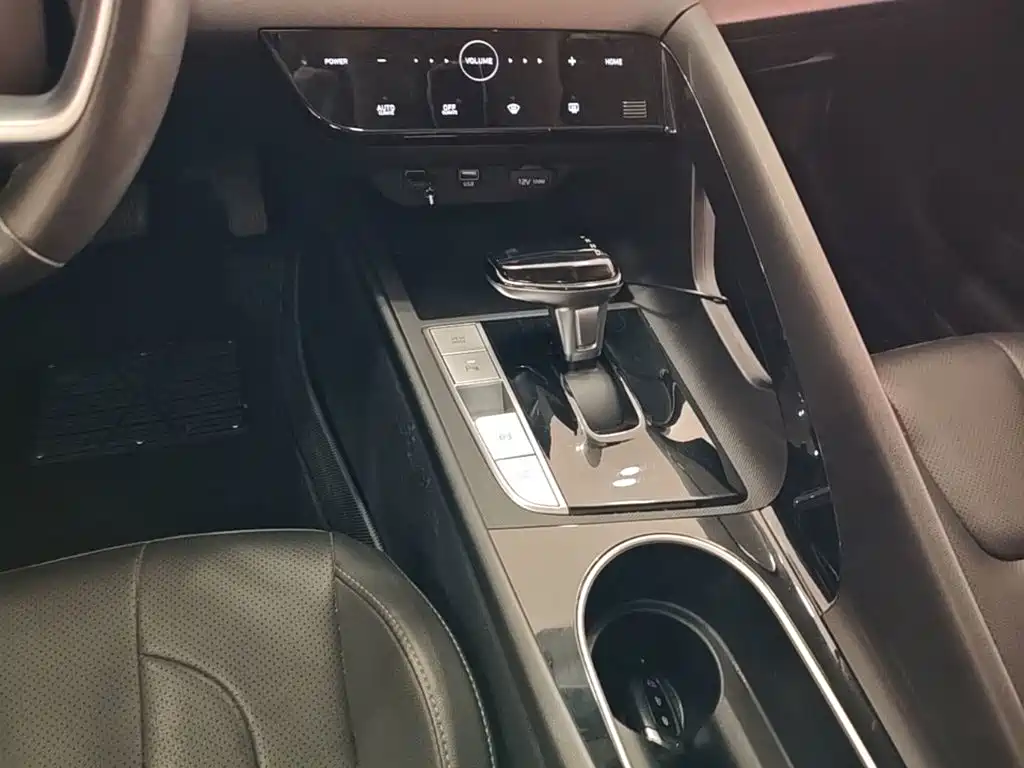 Hyundai Elantra — миниатюра 14