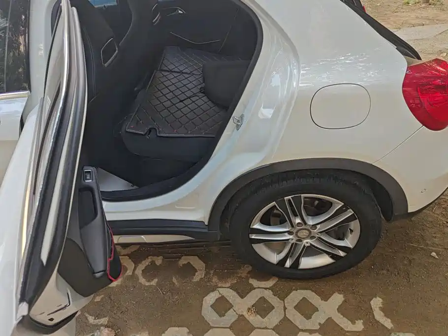 Mercedes-Benz GLA — миниатюра 11