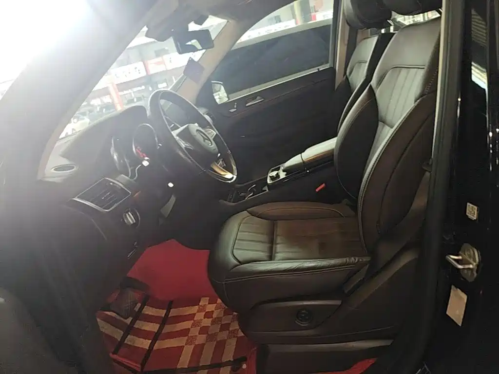 Mercedes-Benz GLE (Import) — миниатюра 15