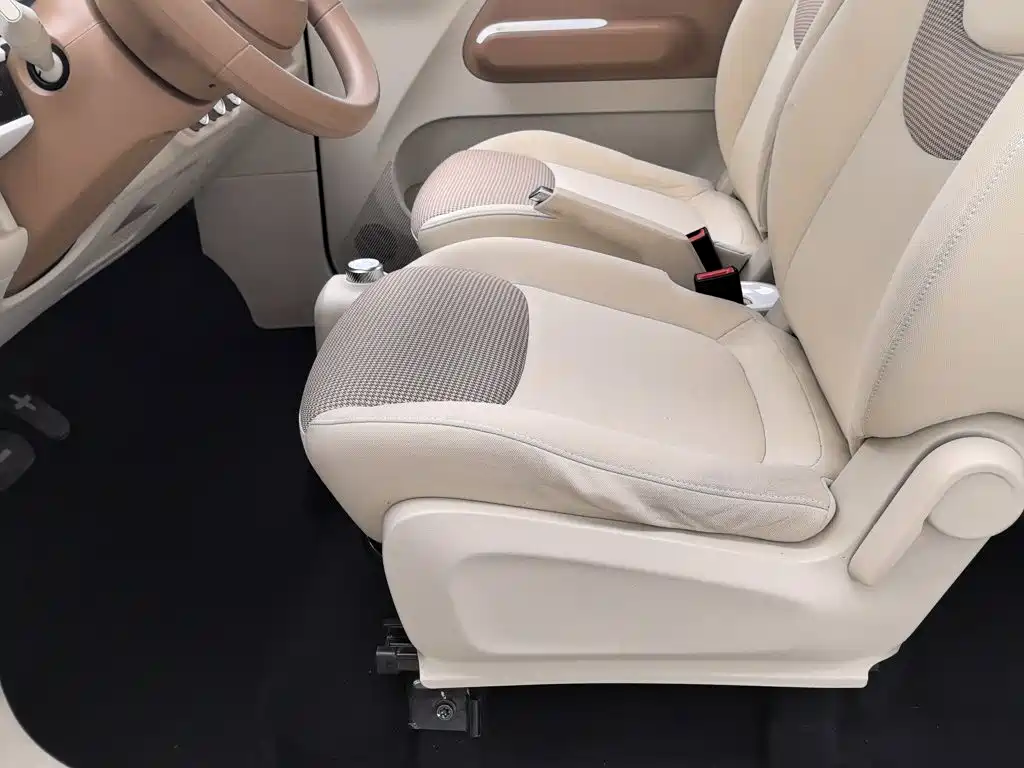 Wuling MINIEV — миниатюра 20