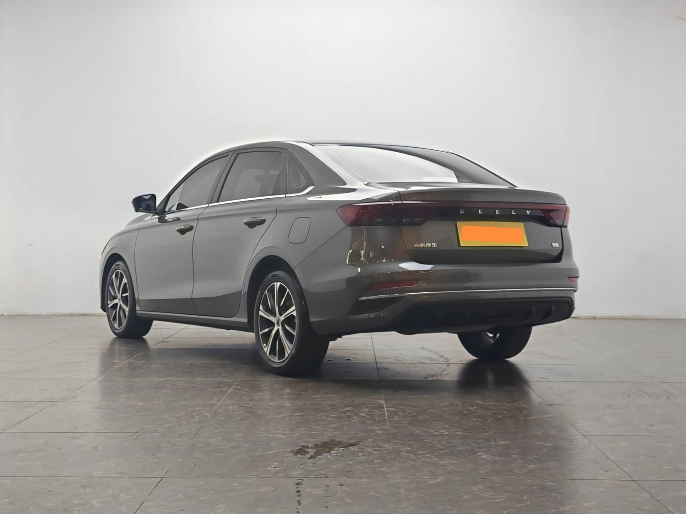 Geely Emgrand 1.5 л 2022 г. Чёрный, пробег 22000 км