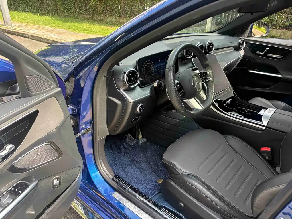 Mercedes-Benz C-Class — миниатюра 11