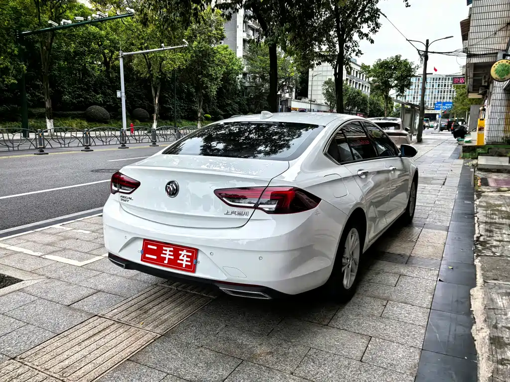 Buick Regal — миниатюра 8