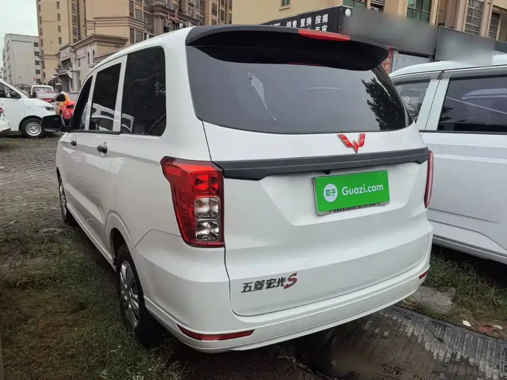 Wuling Hongguang — миниатюра 5
