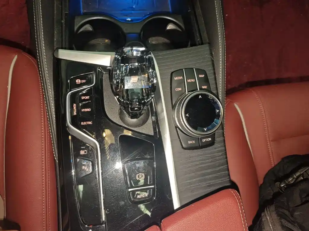 BMW 5 Series New Energy — миниатюра 14