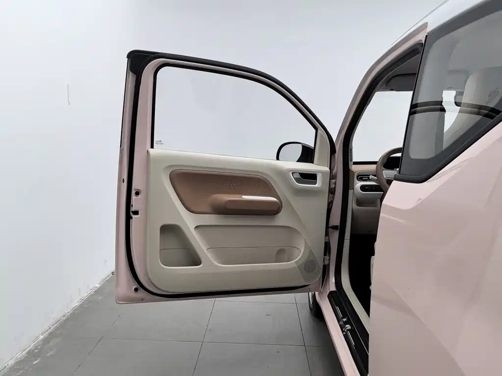 Wuling MINIEV — миниатюра 8