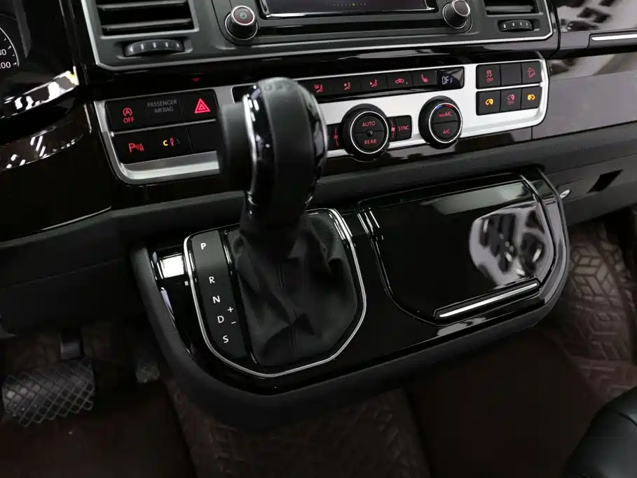 Volkswagen Multivan — миниатюра 14
