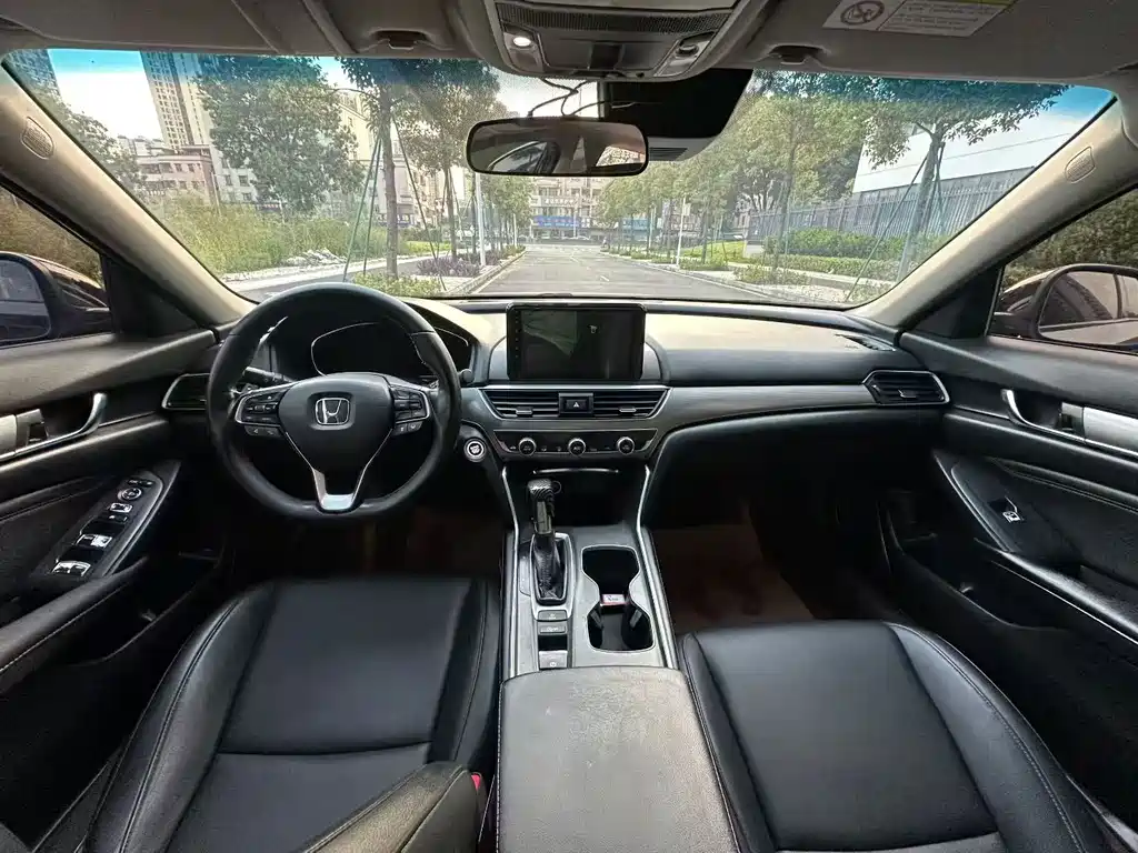 Honda Accord — миниатюра 7