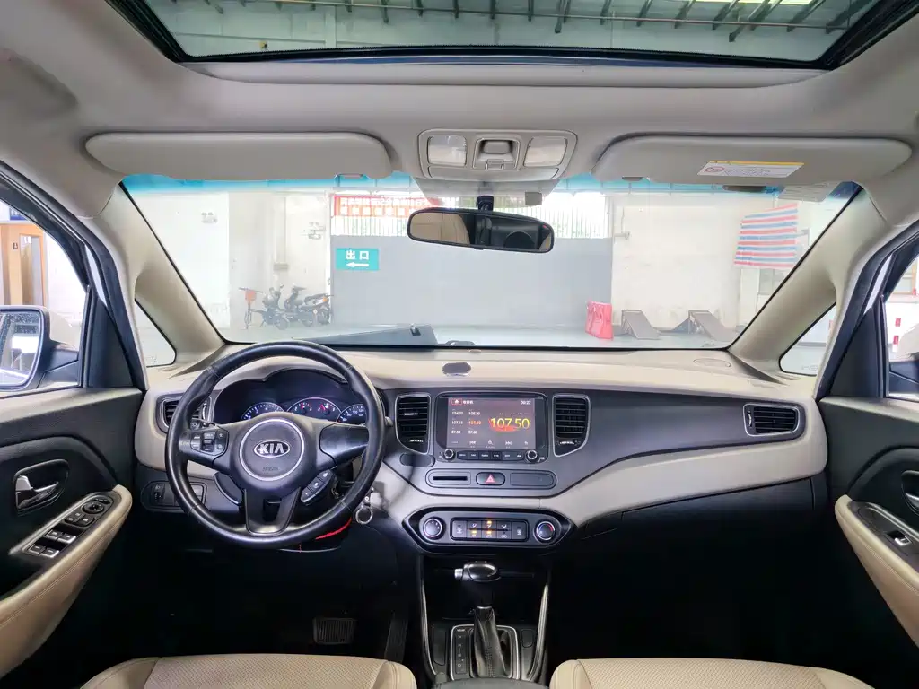 Kia Carens — миниатюра 7