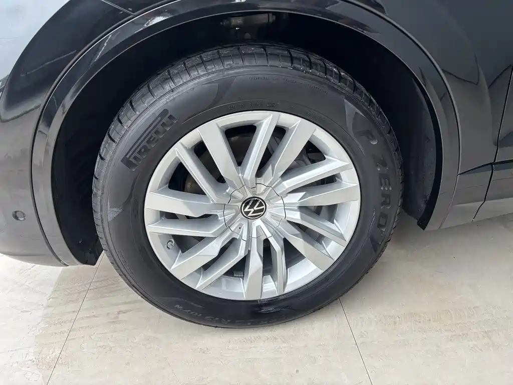 Volkswagen Touareg — миниатюра 30