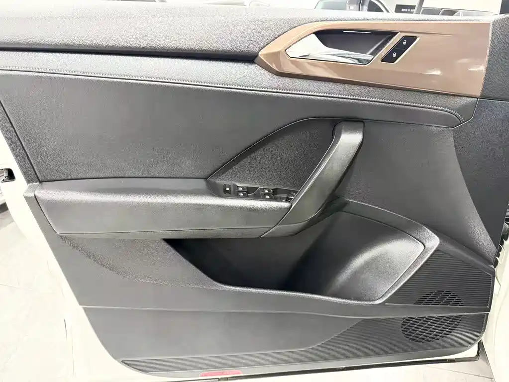 Volkswagen Tharu — миниатюра 12