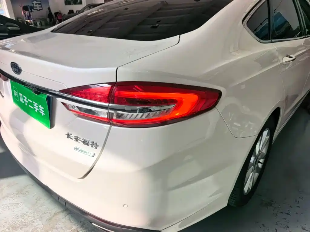 Ford Mondeo — миниатюра 8