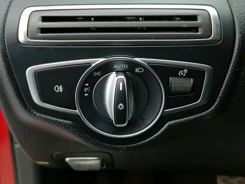 Mercedes-Benz C-Class — миниатюра 21