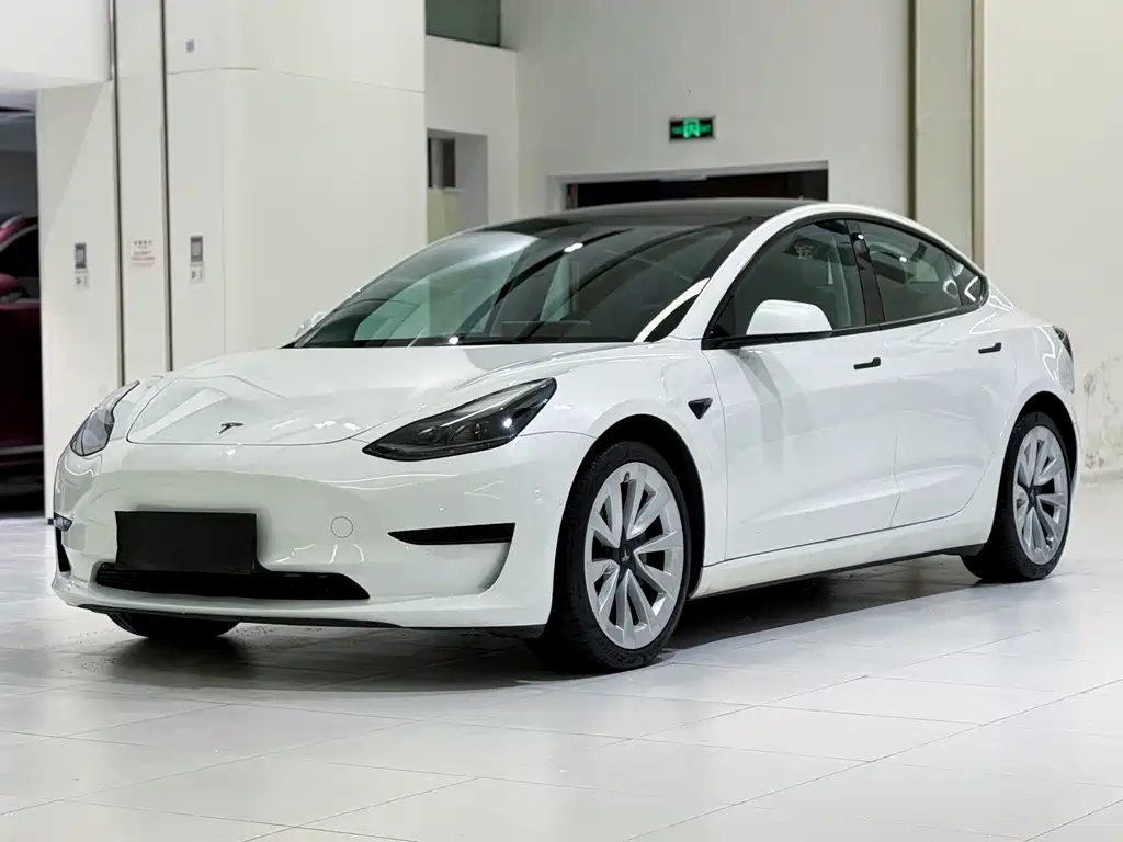 Tesla Model 3 — миниатюра 2