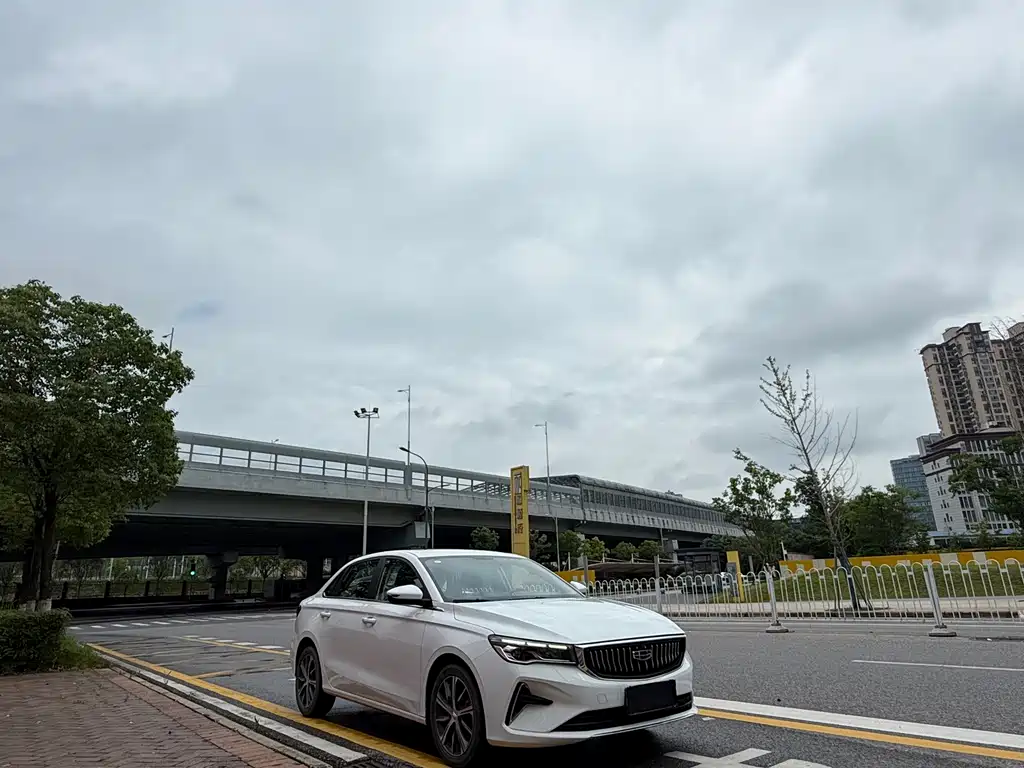 Geely Emgrand — миниатюра 3