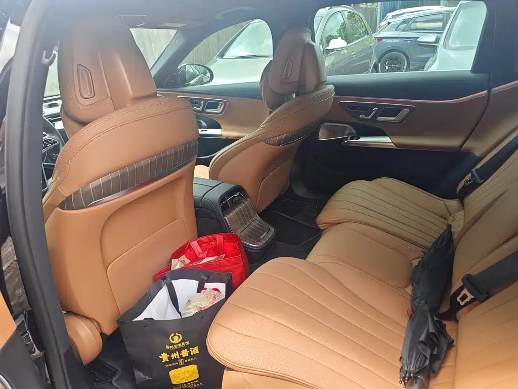 Mercedes-Benz E-Class — миниатюра 8