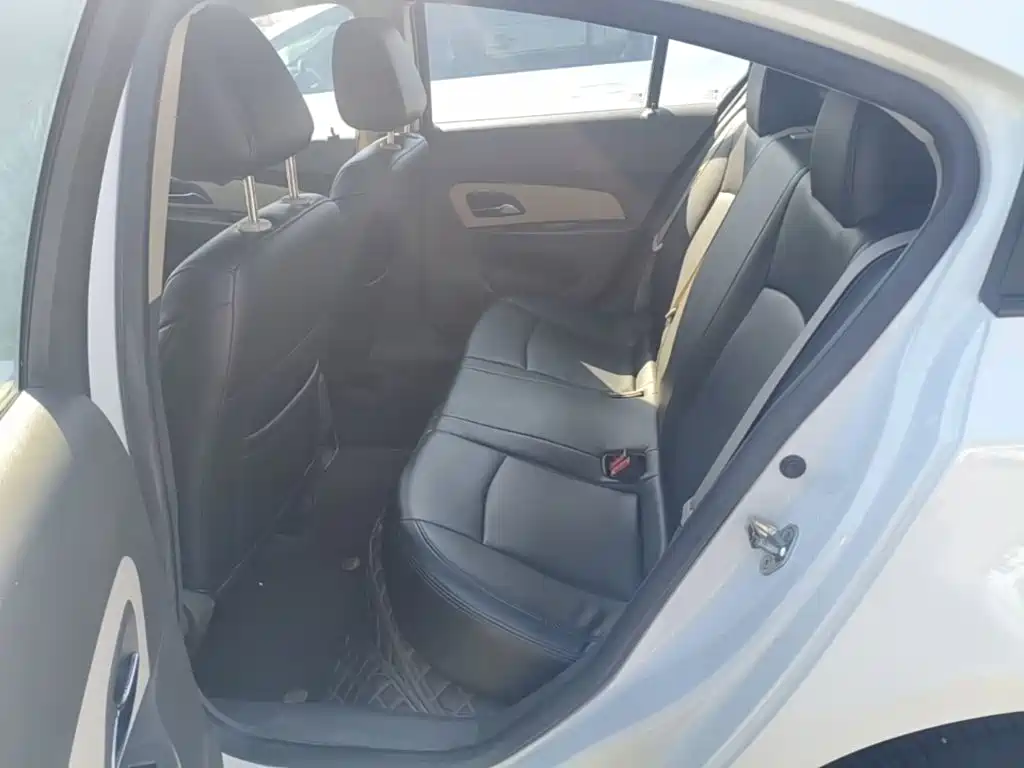 Chevrolet Cruze — миниатюра 17