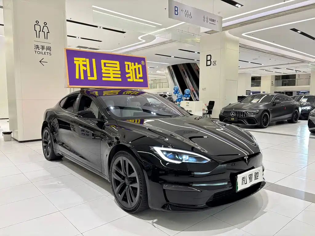 Tesla Model S — миниатюра 2