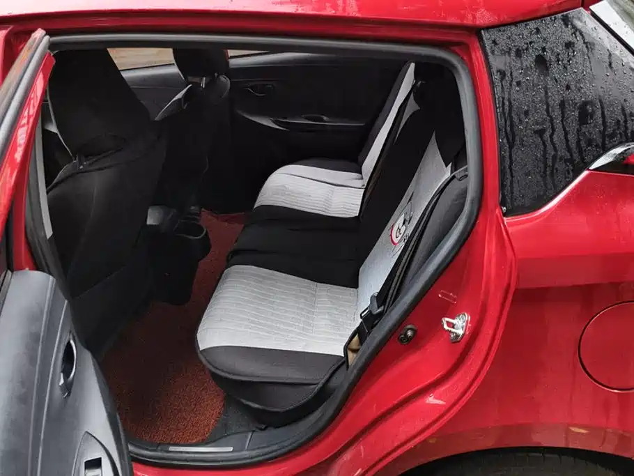 Toyota Yaris L — миниатюра 11