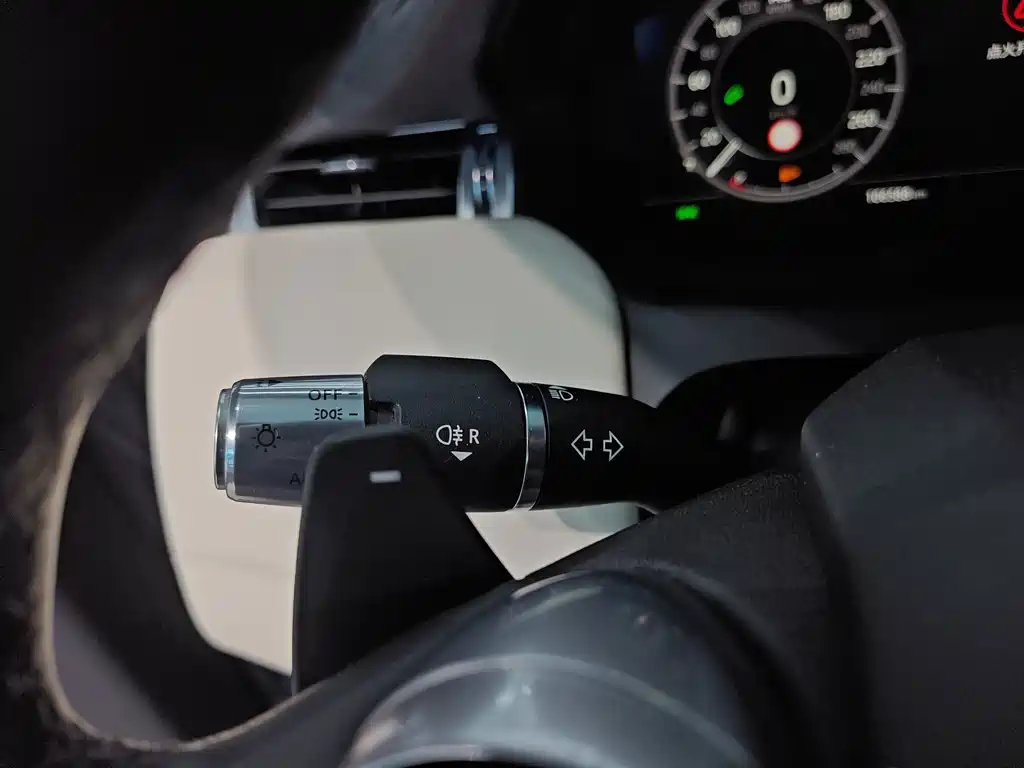 Land Rover Discovery Sport — миниатюра 18