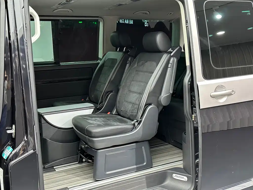 Volkswagen Multivan — миниатюра 16
