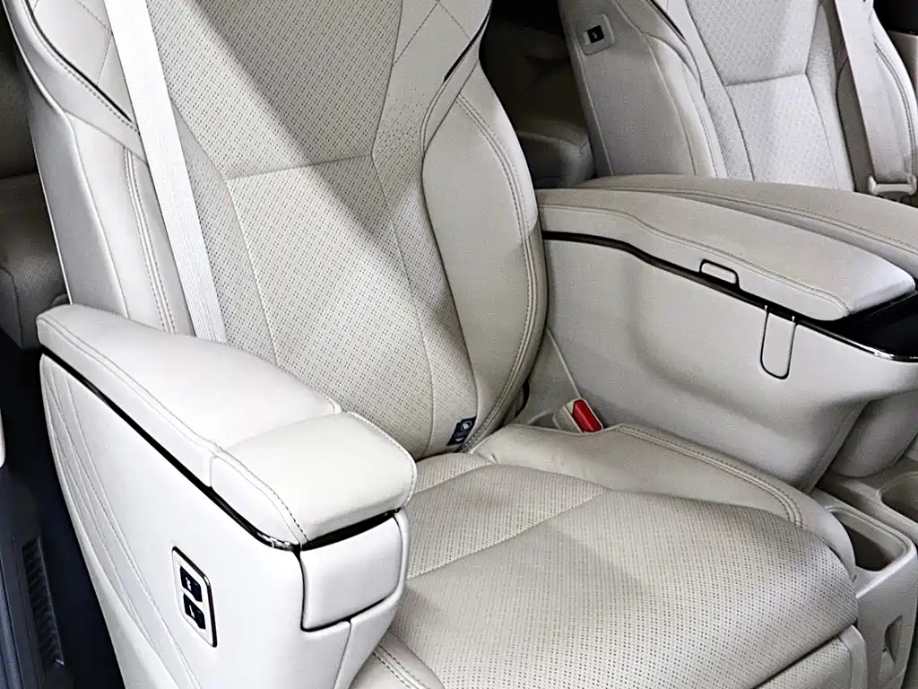 Toyota Vellfire — миниатюра 18