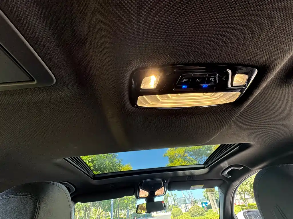 BMW 5 Series — миниатюра 11