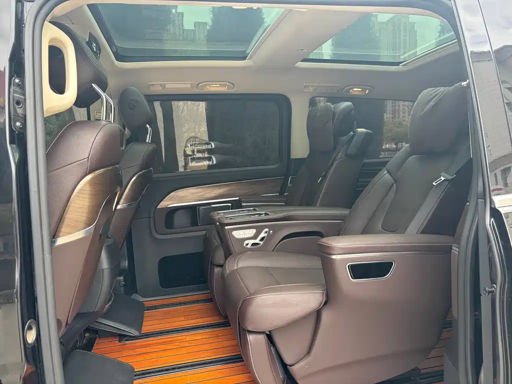Mercedes-Benz V-Class — миниатюра 2