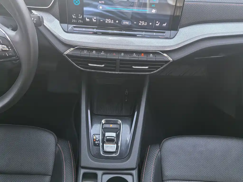 VOLKSWAGEN T ROC EXPLORING SONGS