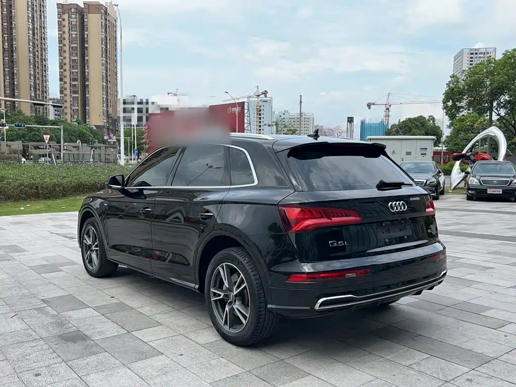Audi Q5L — миниатюра 10