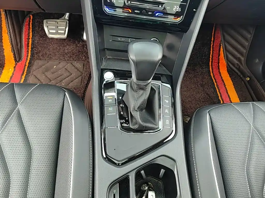 Volkswagen Tiguan L — миниатюра 14