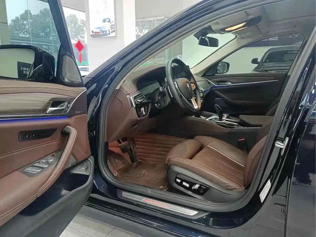 BMW 5 Series — миниатюра 6