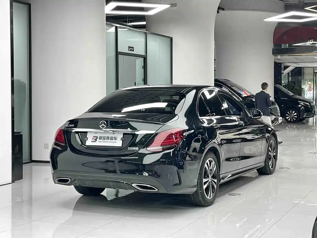 Mercedes-Benz C-Class — миниатюра 11