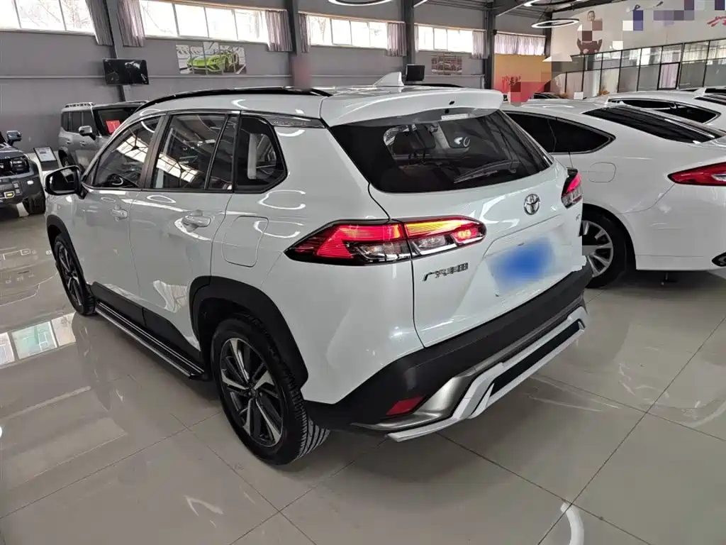 Toyota Frontlander 2022 2.0L CVT Luxury PLUS