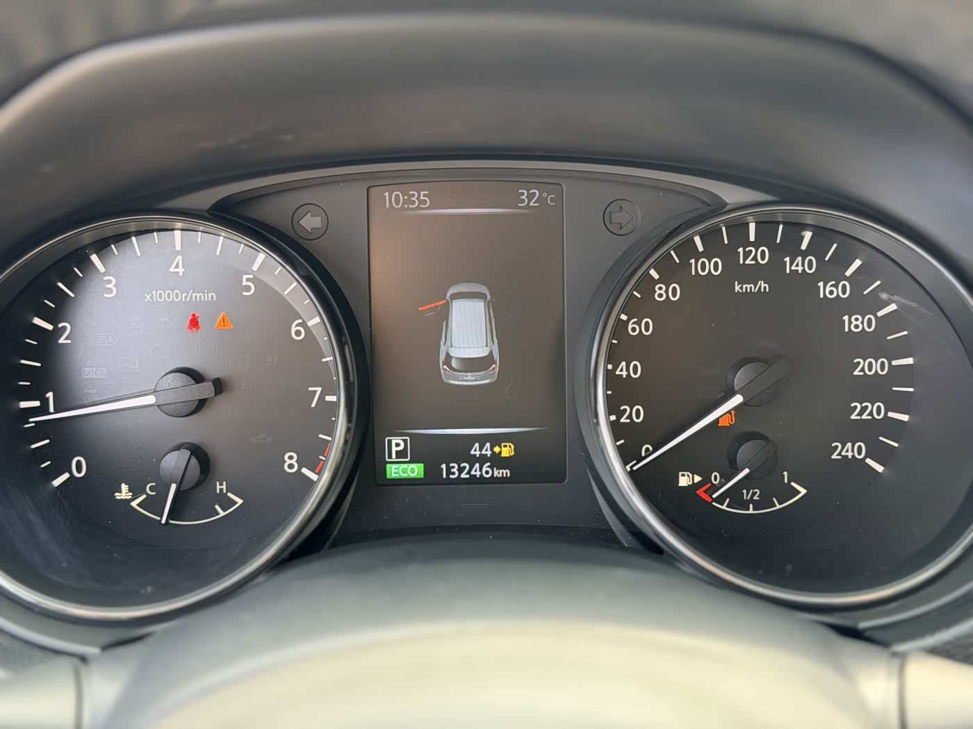 Nissan X-Trail 2.0 л 2025 г. Чёрный, пробег 13000 км